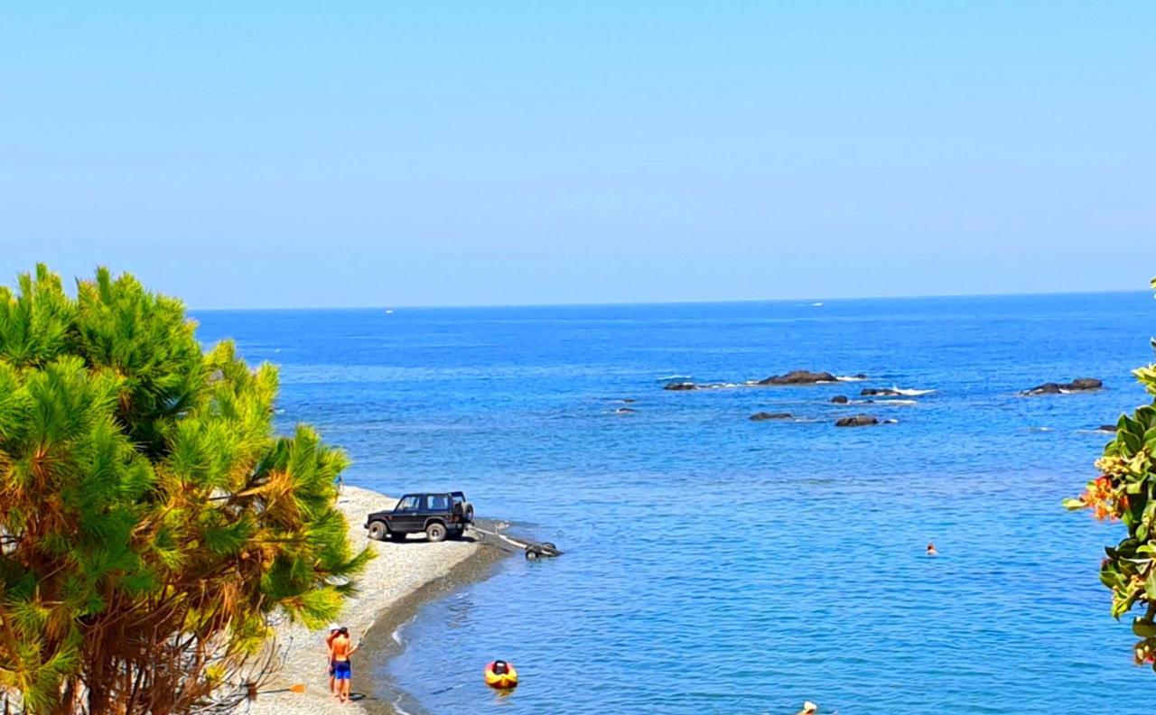 Astrofegia Beachfront Villa Pomos Ngoại thất bức ảnh