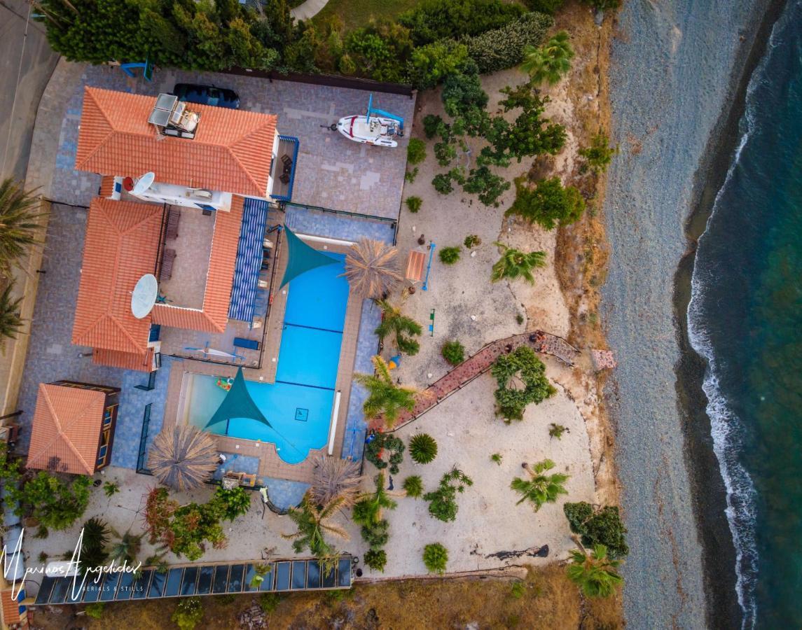 Astrofegia Beachfront Villa Pomos Ngoại thất bức ảnh