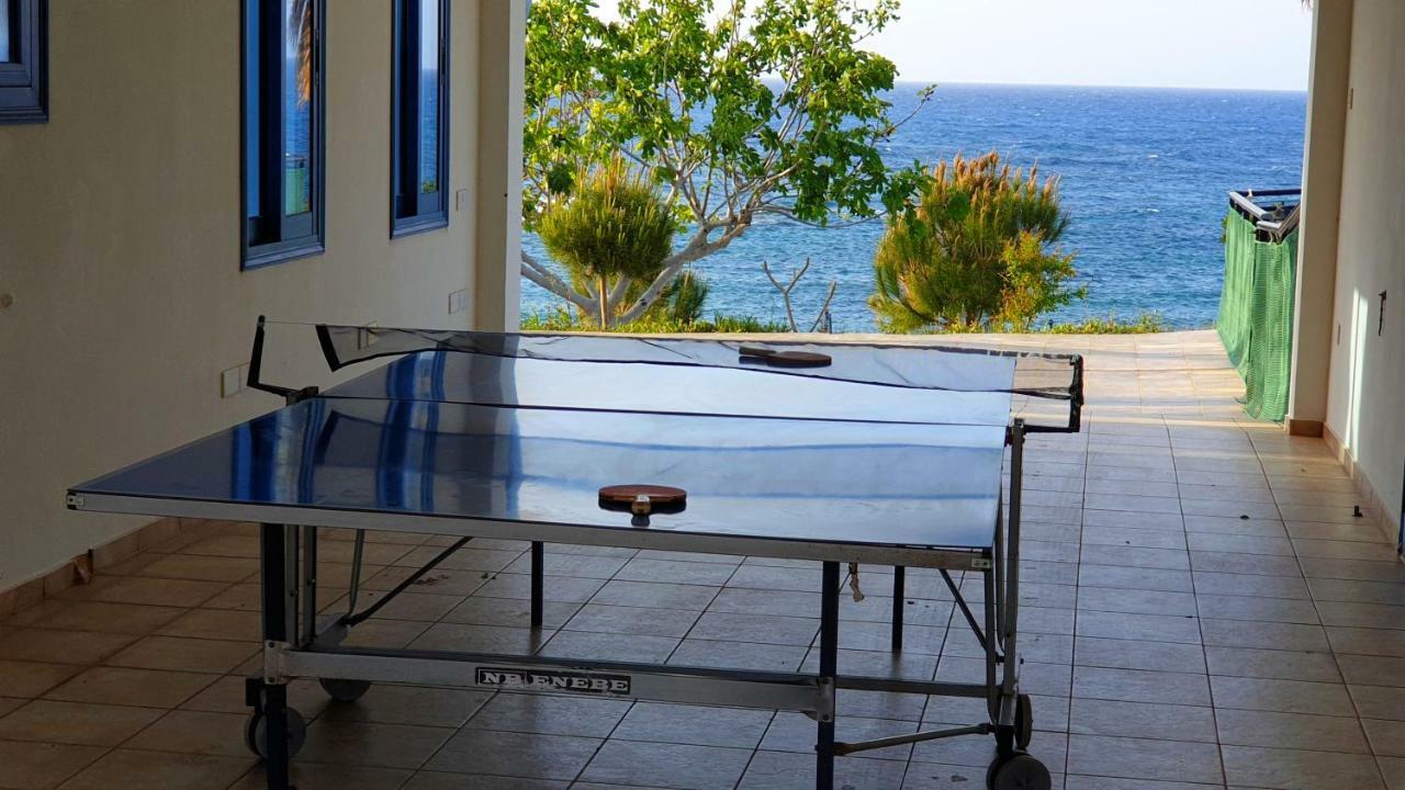 Astrofegia Beachfront Villa Pomos Ngoại thất bức ảnh