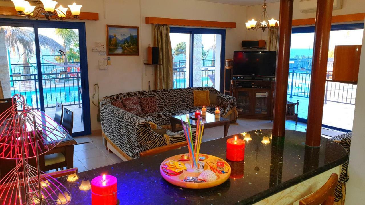 Astrofegia Beachfront Villa Pomos Ngoại thất bức ảnh