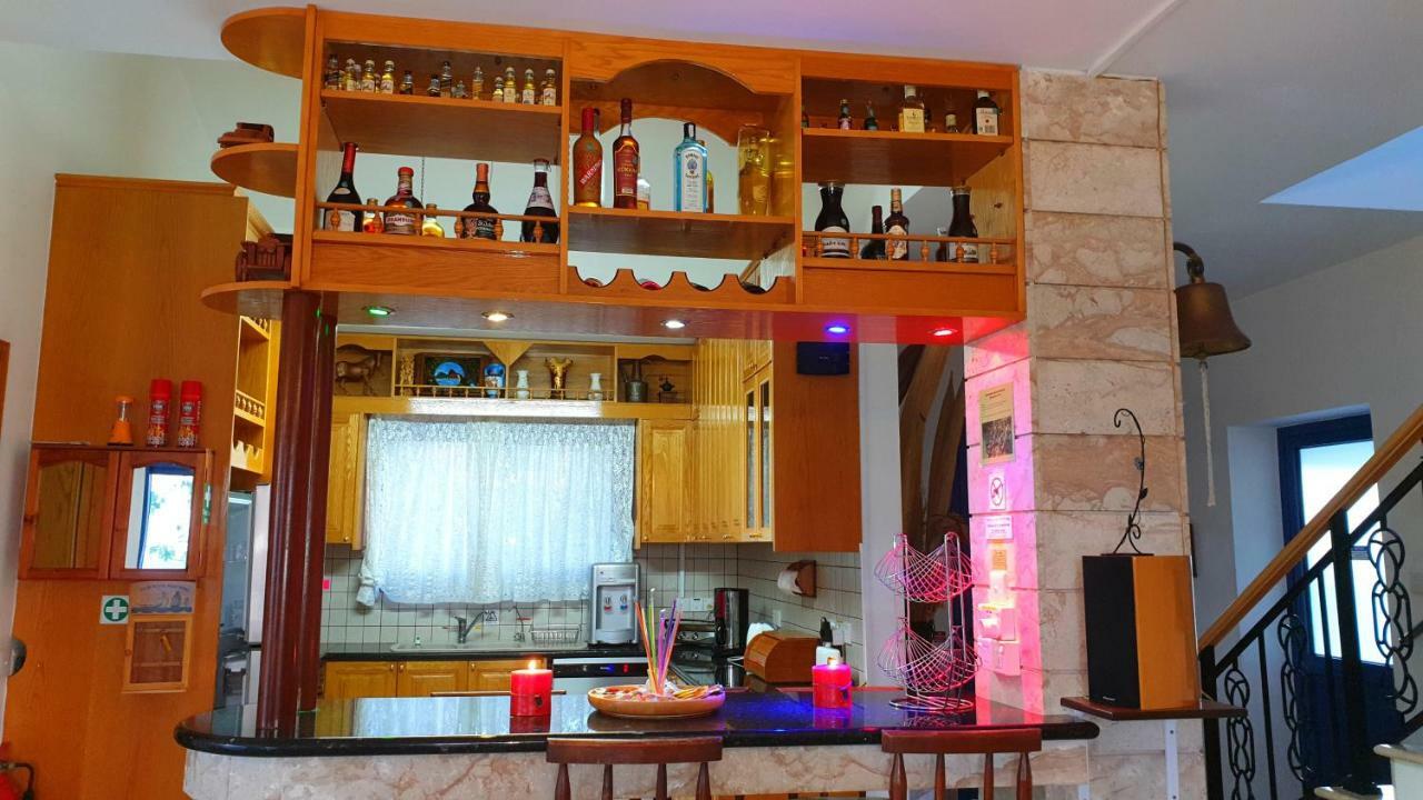 Astrofegia Beachfront Villa Pomos Ngoại thất bức ảnh