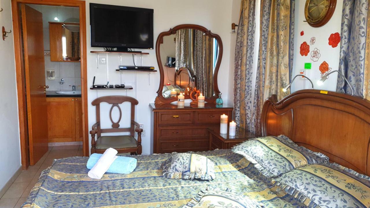 Astrofegia Beachfront Villa Pomos Ngoại thất bức ảnh